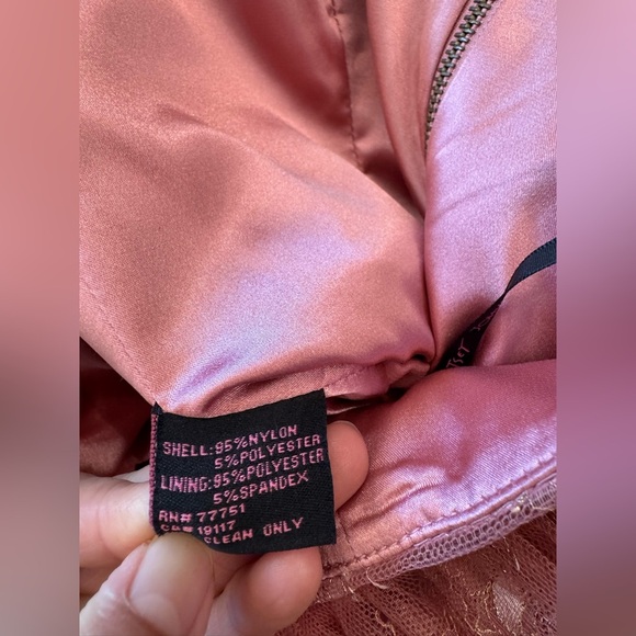 Vintage Betsey Johnson Y2K Pink and Gold Lace Tier Evening Cupcake Dress 4 - Picture 11 of 11